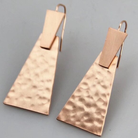 Kendra Scott Stud Earrings - Picture 1 of 7